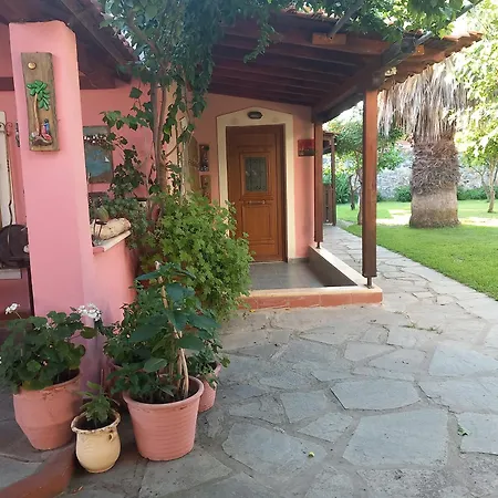 Holiday home Traditional Stone-built